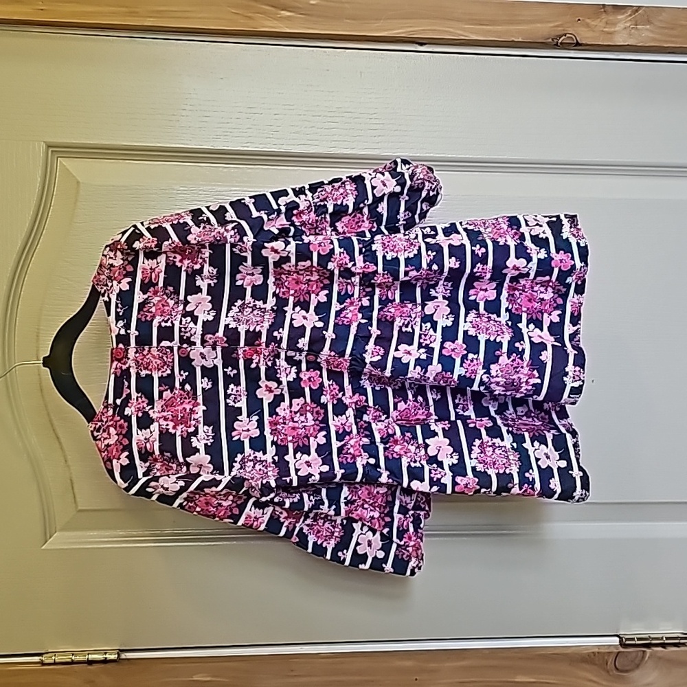 Crown & Ivy kids girls medium floral shirt - Picture 3 of 6